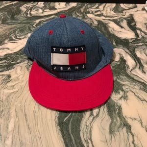 Tommy Hilfiger SnapBack hat